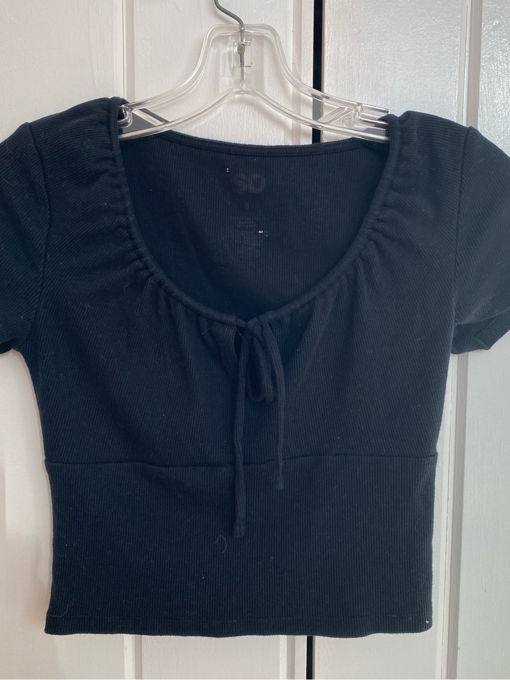 SO Black Ribbed Tie-Front Crop Tee